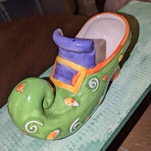 Very Cute Decorative Ceramic Shoe Full Of Pretty And Colorful Details.